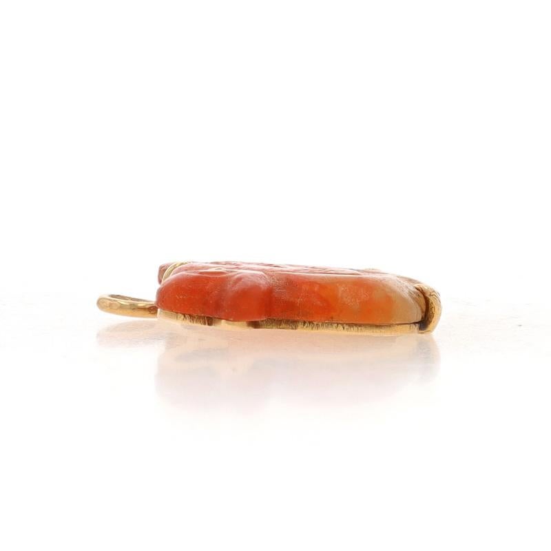 Yellow Gold Jadeite Duck Pendant - 14k Carved Bird Waterfowl In Excellent Condition In Greensboro, NC