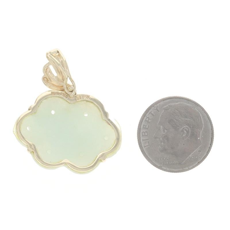 Pendentif en or jaune avec nœud sans fin en jadéite - 14k Harmony Eternal Love Pour femmes en vente