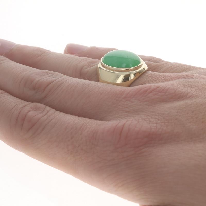 Yellow Gold Jadeite Men's Ring - 14k Oval Cabochon Solitaire For Sale 1