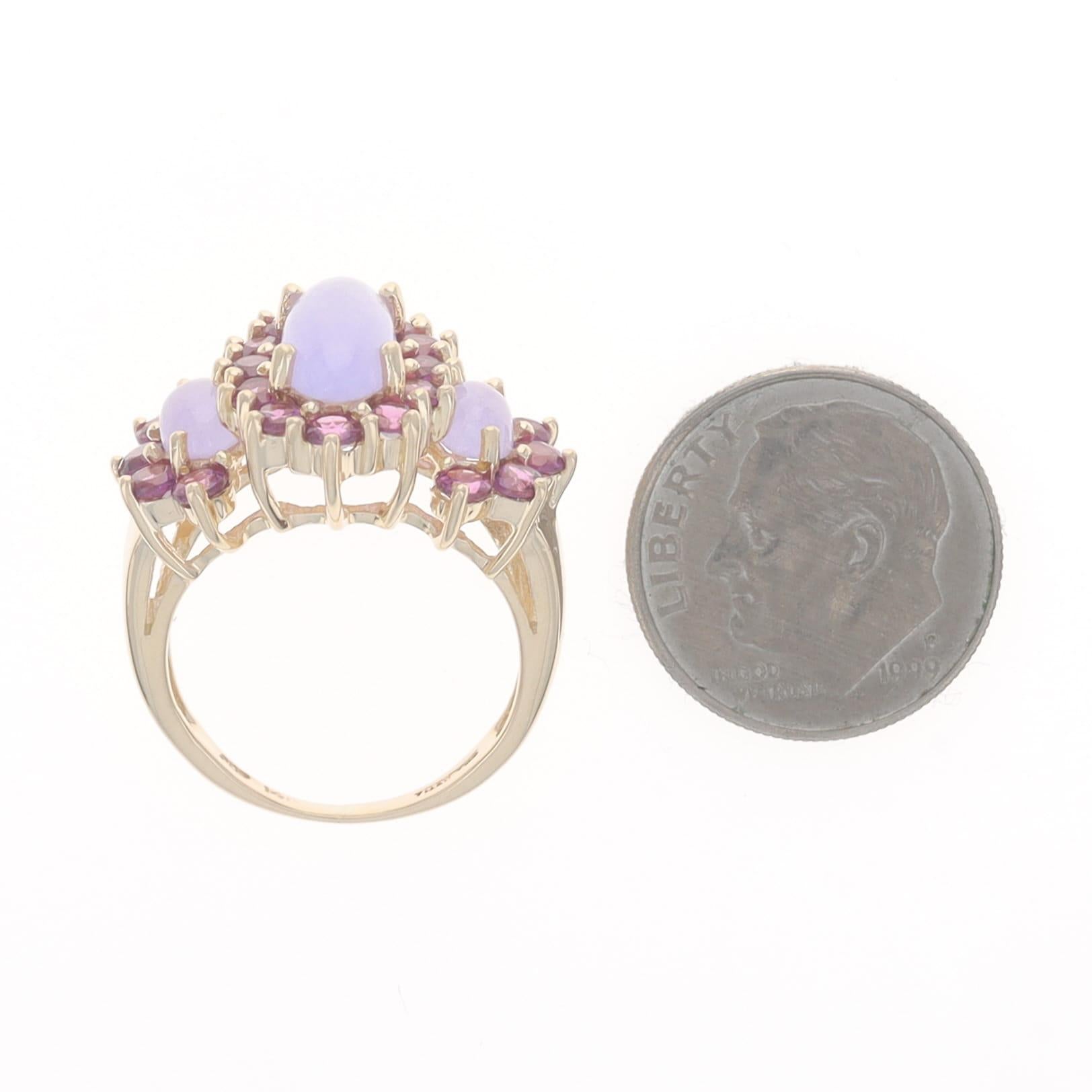Jadeite Rhodolite Garnet Three-Stone Halo Ring 14k Oval Cab 5.50ctw Yellow Gold Jadeite Rhodolite Garnet Three-Stone Halo Ring 14k Oval Cab 5.50ctw en vente 1
