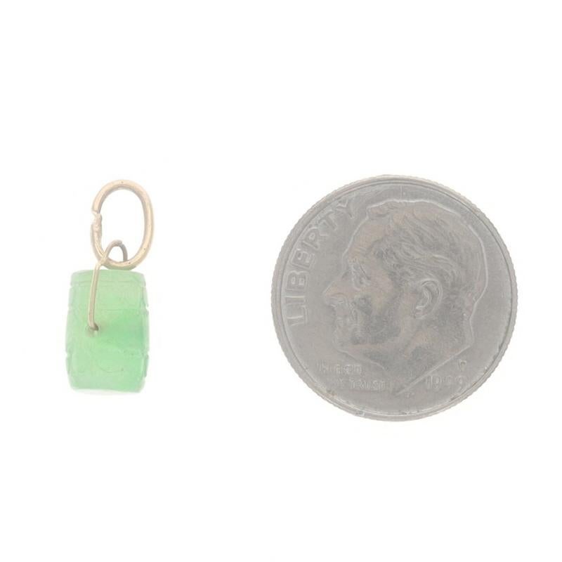 Pendentif solitaire en or jaune et jadéite - Barrel de tambour 14 carats Pour femmes en vente