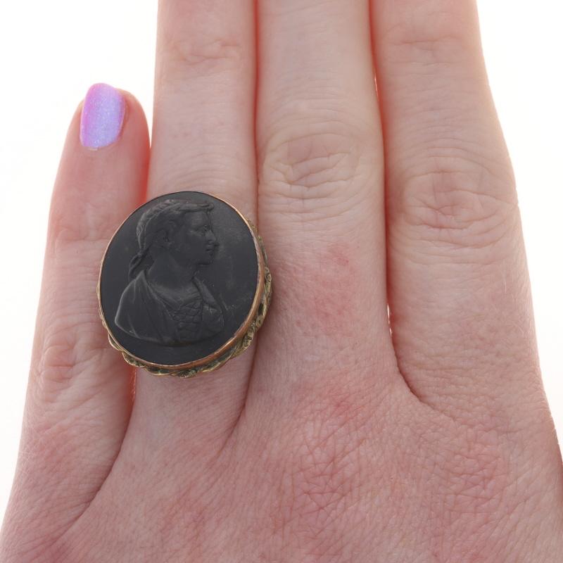 Yellow Gold Jet Victorian Julius Caesar Cocktail Ring 14k Gold Filled Cameo SZ 6 In Excellent Condition For Sale In Greensboro, NC