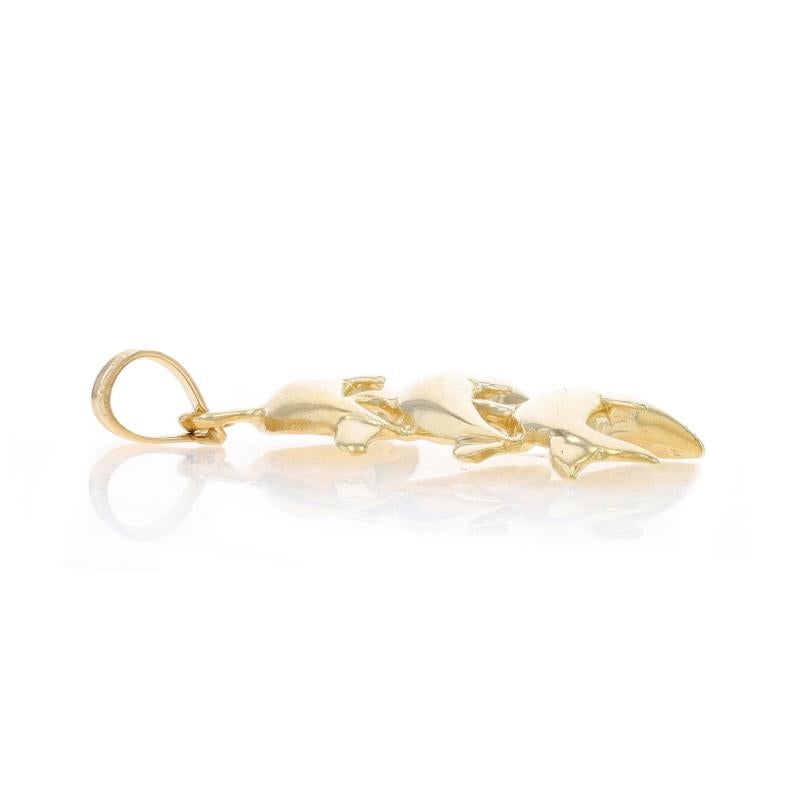 Colgante Trío Delfín Saltarín Oro Amarillo - Mamíferos Marinos 14k en Excelente estado para la venta en Greensboro, NC