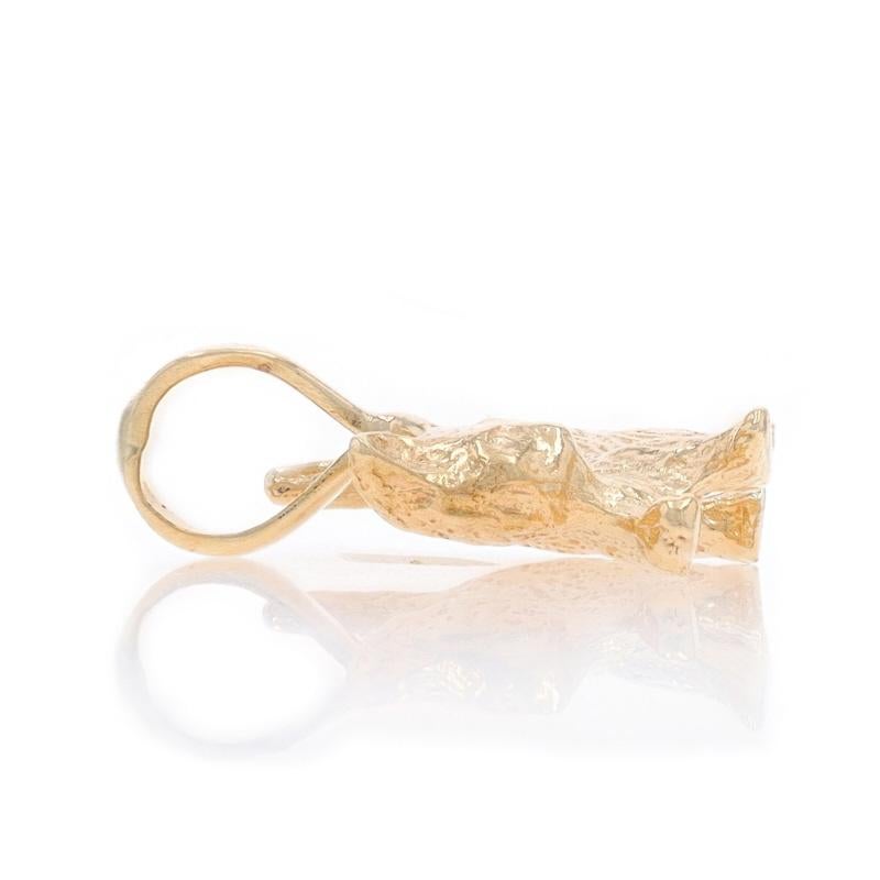 Yellow Gold Kitten Pendant - 14k Cat Lover en Excelente estado para la venta en Greensboro, NC