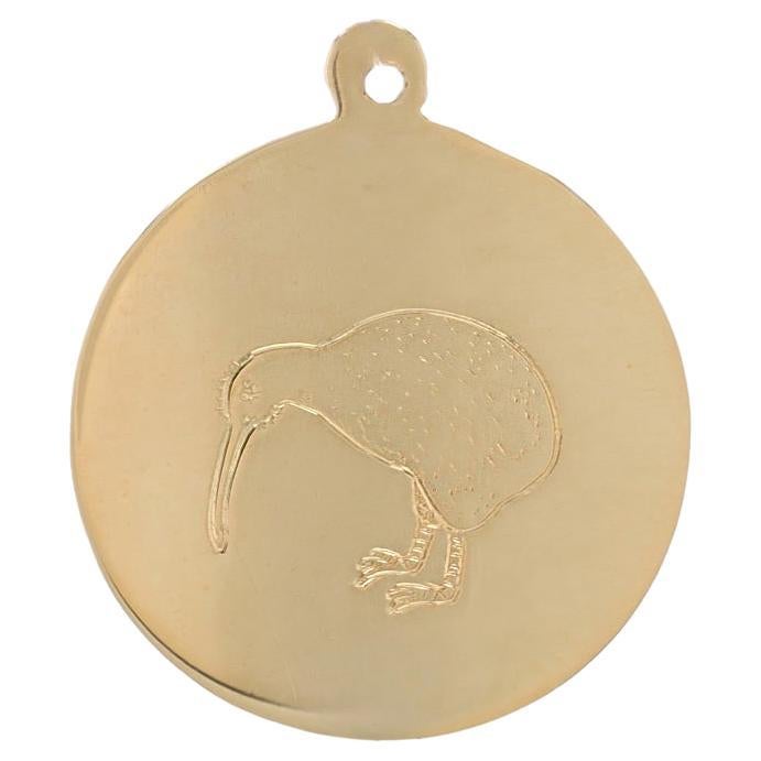 Breloque oiseau Kiwi en or jaune - 14k New Zealand en vente