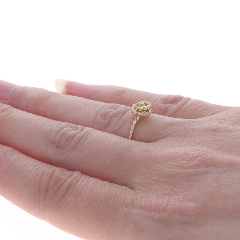Bague fantaisie nœud en or jaune 10 carats, taille 6 1/2 en vente 1