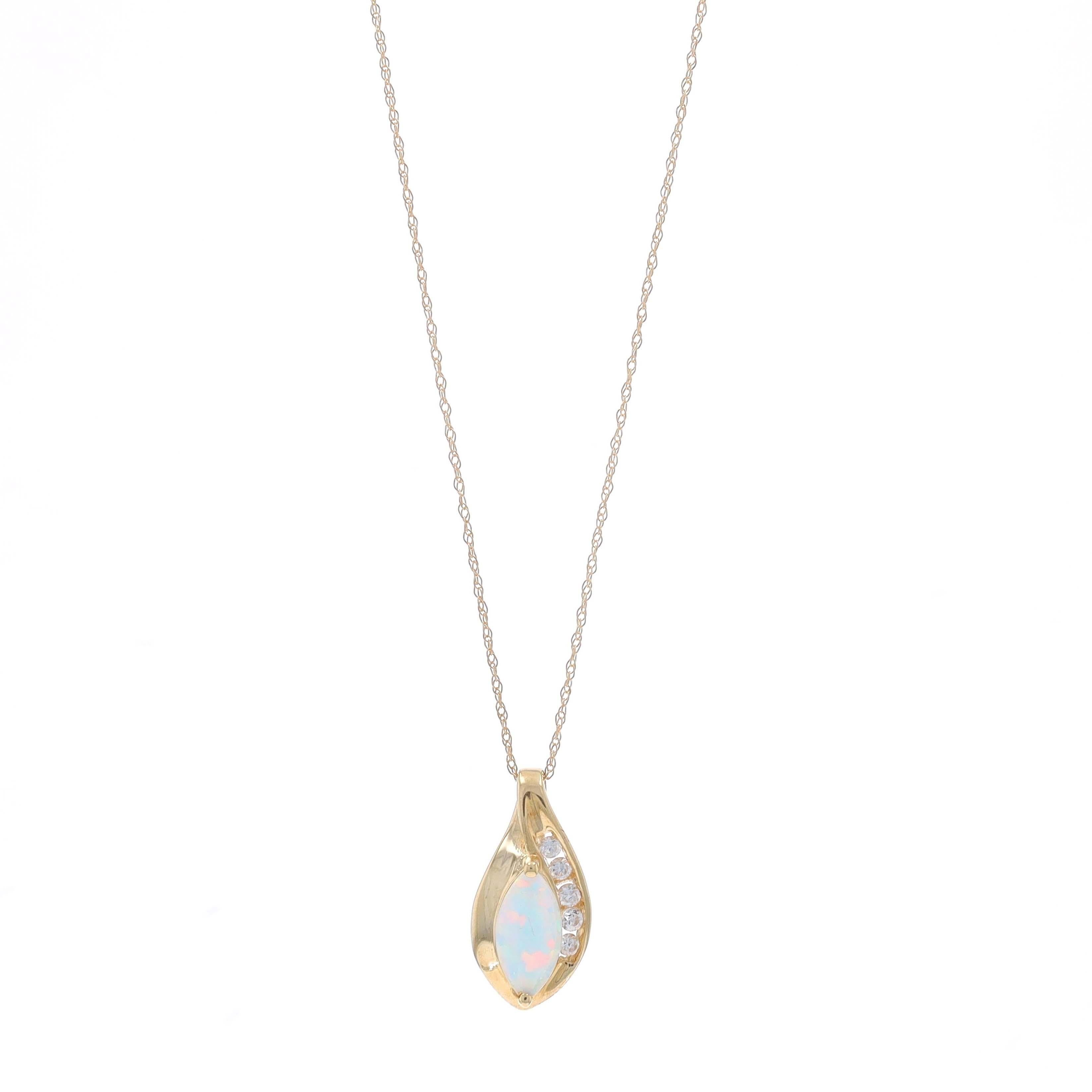 Contenuto del metallo: Oro giallo 10k

Informazioni su A. Stone

Opale sintetico
Carati: .31ct
Taglio: Cabochon marquise

Zirconi cubici
Carati: .10ctw rugiada
Taglio: Rotondo
Colore: Trasparente

Carati totali: .41ctw

Stile della catena: Principe