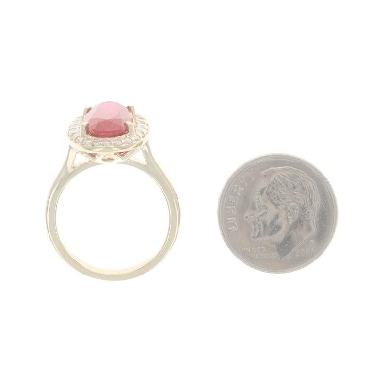 Or Jaune Bague Halo Rubis Cubic Zirconia 14k Oval 4.26ctw Cathedral en vente 1