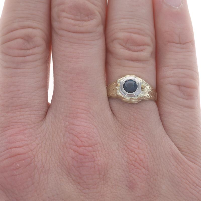 Round Cut Yellow Gold Lab-Created Sapphire Art Deco Men's Ring - 14k Rd .85ct Vintage For Sale