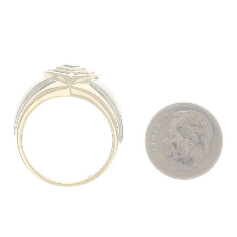 Gelbgold Lab-Created Saphir-Diamant-Herrenring - 10k Quadratischer .51ctw Halo im Angebot 1