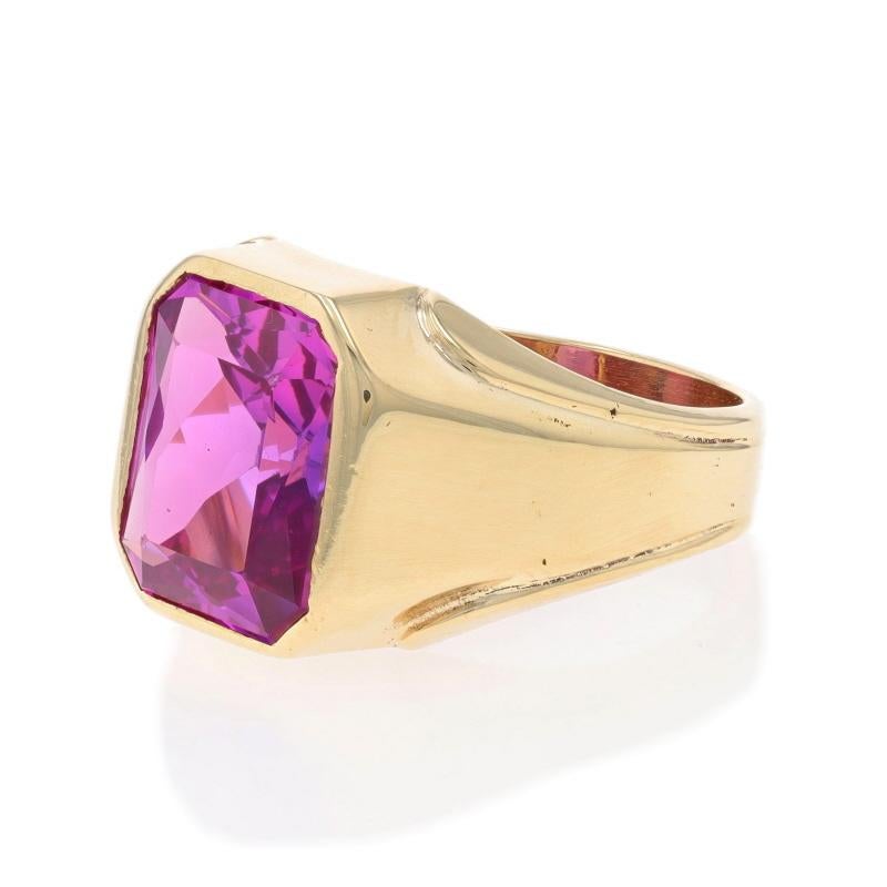 Yellow Gold Lab Created Sapphire Men's Ring - 14k Rectangular 22.50ctw Solitaire In Excellent Condition For Sale In Greensboro, NC