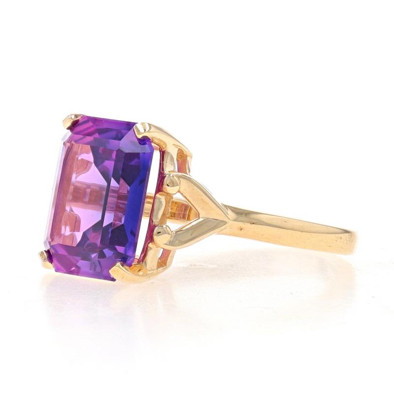 Emerald Cut Yellow Gold Lab-Created Sapphire Vintage Cocktail Solitaire Ring 10k Emer 6.18ct For Sale