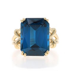 Yellow Gold Lab-Created Spinel Cocktail Solitaire Ring - 10k Rect Mixed 13.21ct