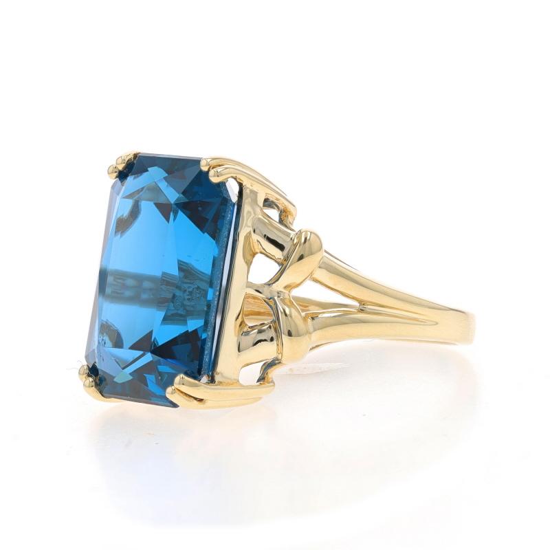 Anello solitario in oro giallo con spinello creato in laboratorio - 10k Rect Misto 13.21ct In condizioni ottime in vendita a Greensboro, NC