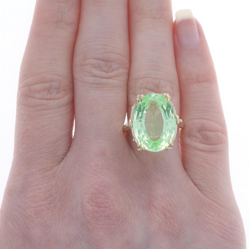 Gelbgold Lab-Created Spinell Cocktail Solitär Ring - 14k Mixed Oval 11,20ct im Zustand „Hervorragend“ im Angebot in Greensboro, NC