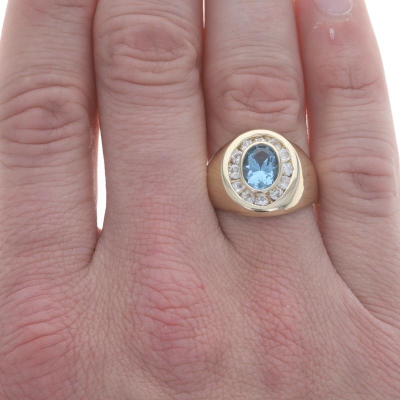 Taglio ovale Anello da uomo in oro giallo Lab-Created Spinel & Cubic Zirconia 14k Oval 2.61ctw Halo in vendita