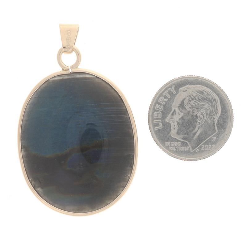 Yellow Gold Labradorite Solitaire Pendant - 14k Oval Double Sided Cabochon In Excellent Condition For Sale In Greensboro, NC