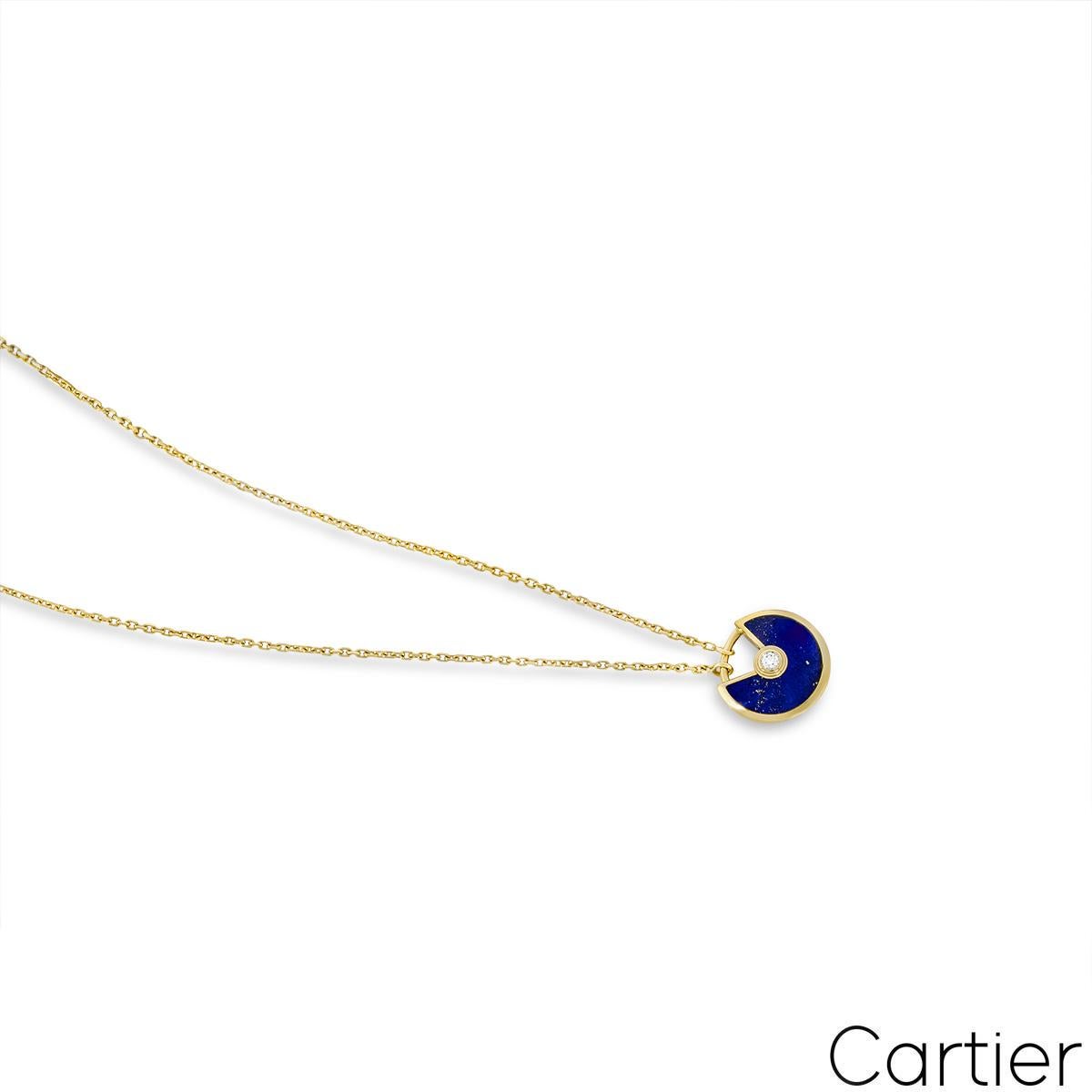 Taille ronde Collier Amulette de Cartier en or jaune, lapis et diamants en vente