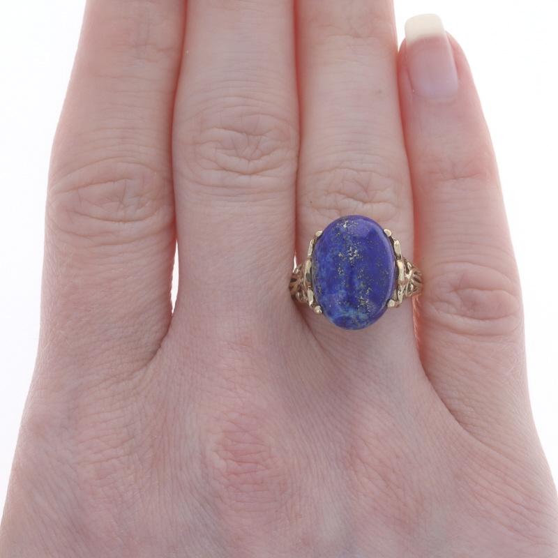 Oval Cut Yellow Gold Lapis Lazuli Cocktail Solitaire Ring - 14k Oval Cabochon Scroll For Sale