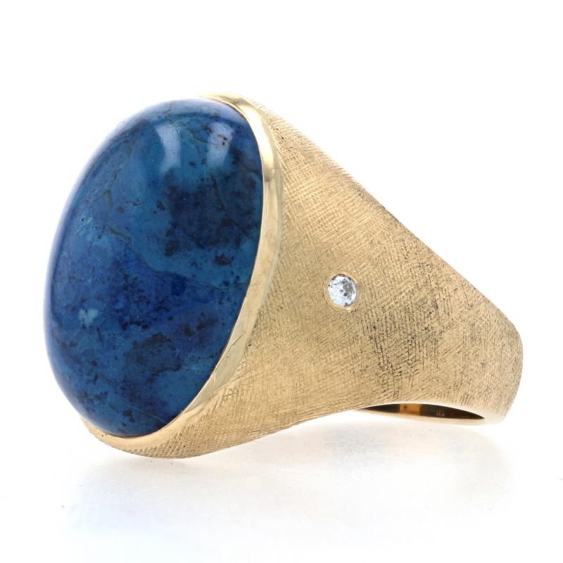 Yellow Gold Lapis Lazuli & Diamond Vintage Men's Ring - 14k Oval Cabochon Cut In Excellent Condition In Greensboro, NC
