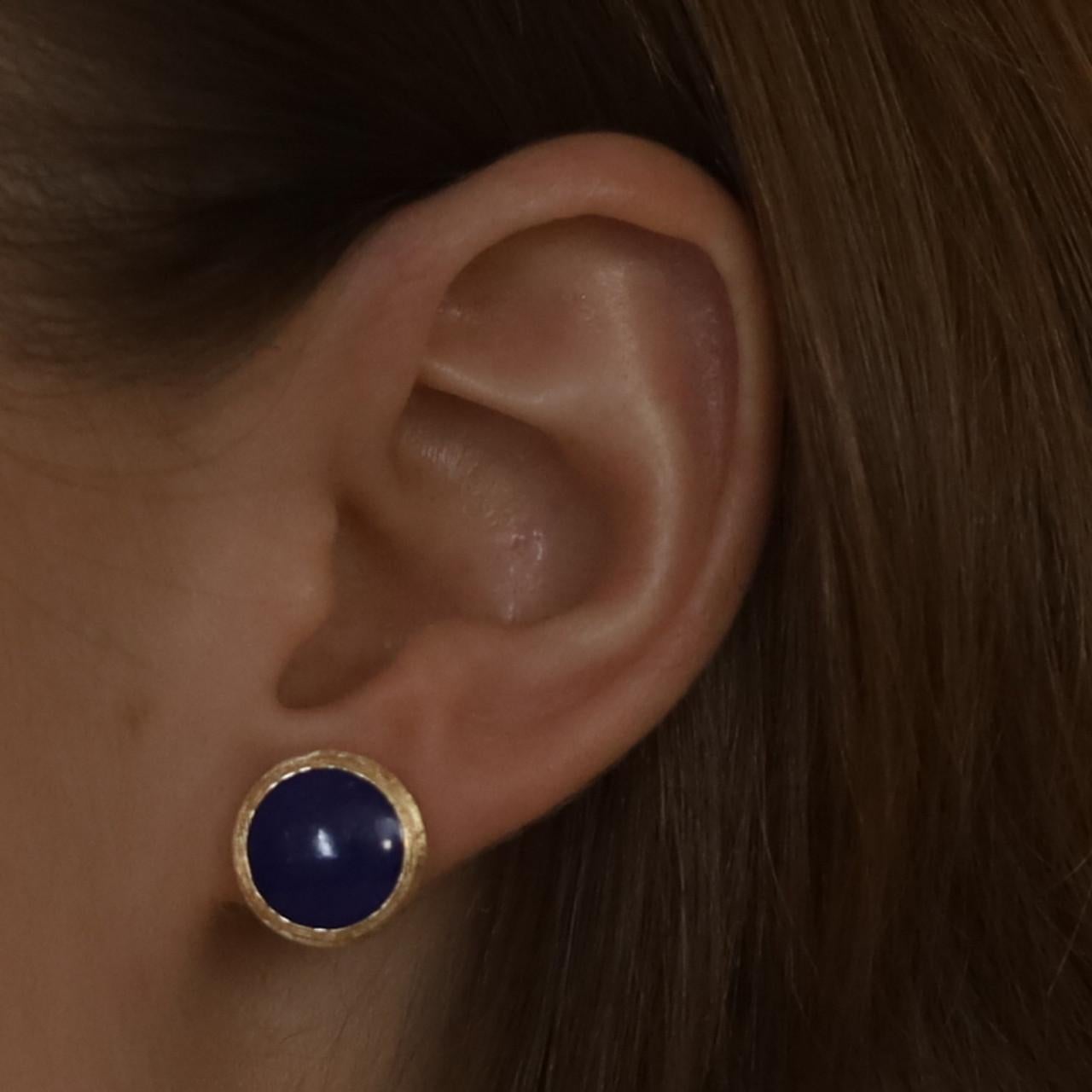 Yellow Gold Lapis Lazuli Large Stud Earrings 18k Brushed Circles Pierced In Good Condition For Sale In Greensboro, NC