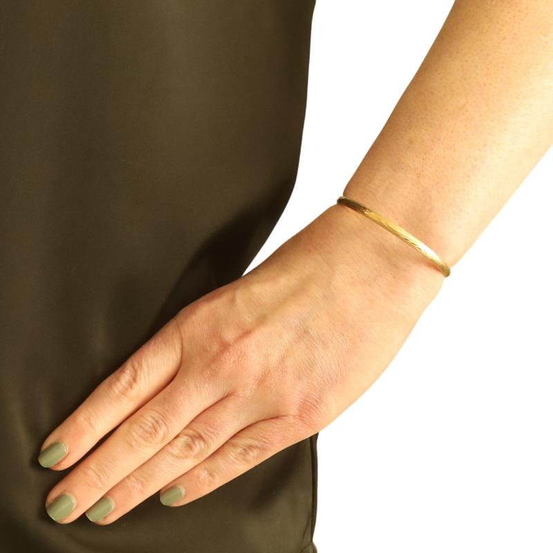 Yellow Gold Leaf Garland Bangle Bracelet 6 3/4