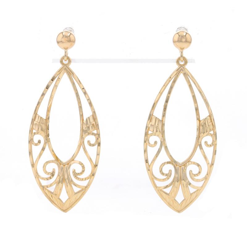Brand: Michael Anthony

Metal Content: 14k Yellow Gold

Style: Dangle
Fastening Type: Butterfly Closures
Theme: Leaf Scroll
Features: Open Cut Design with Etched Detailing

Measurements

Tall: 1 15/32