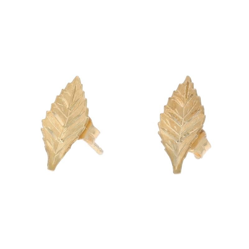 Orecchini con perno a foglia in oro giallo 14k Foliage In condizioni ottime in vendita a Greensboro, NC