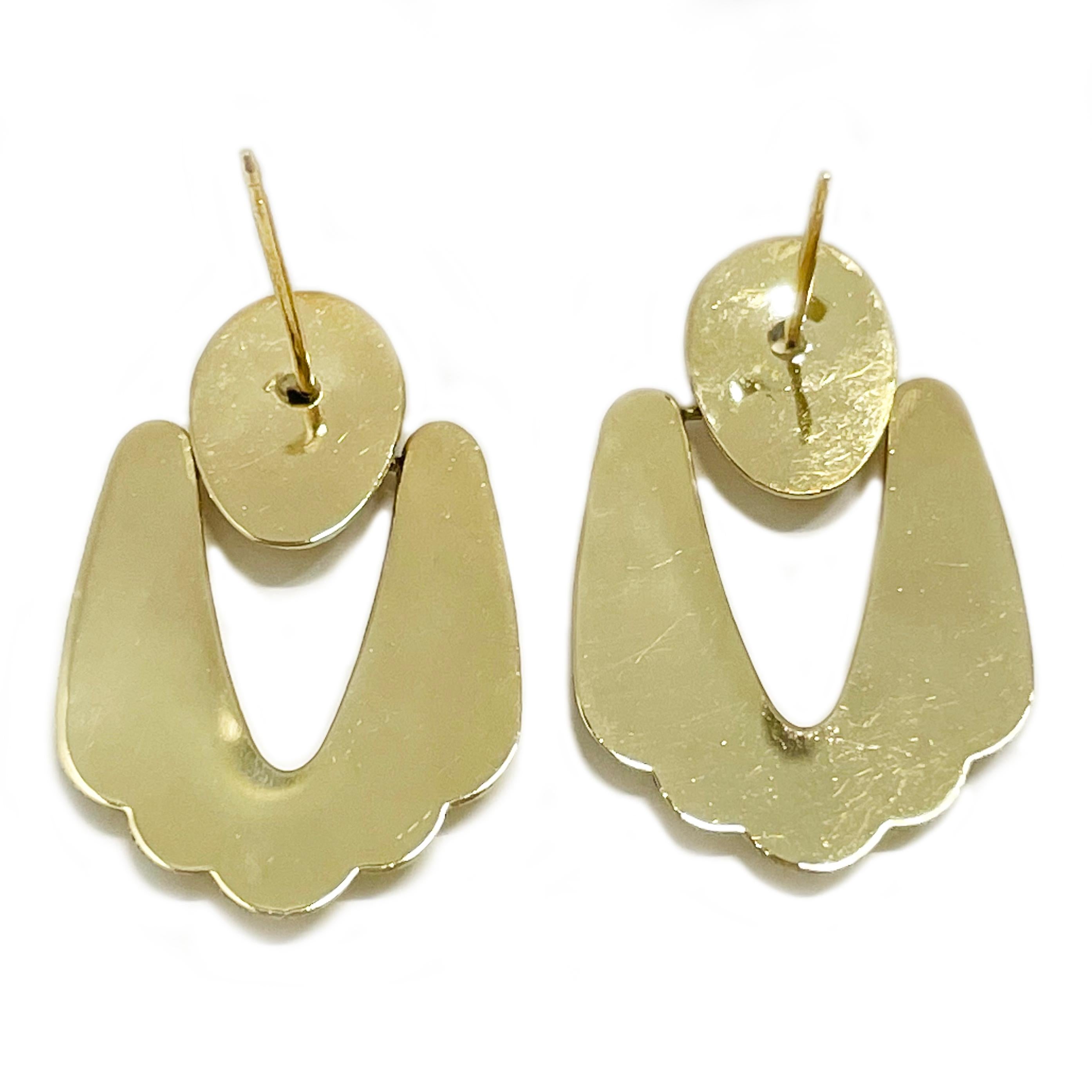 Yellow Gold Lightweight Scalloped Earrings In Good Condition For Sale In Palm Desert, CA