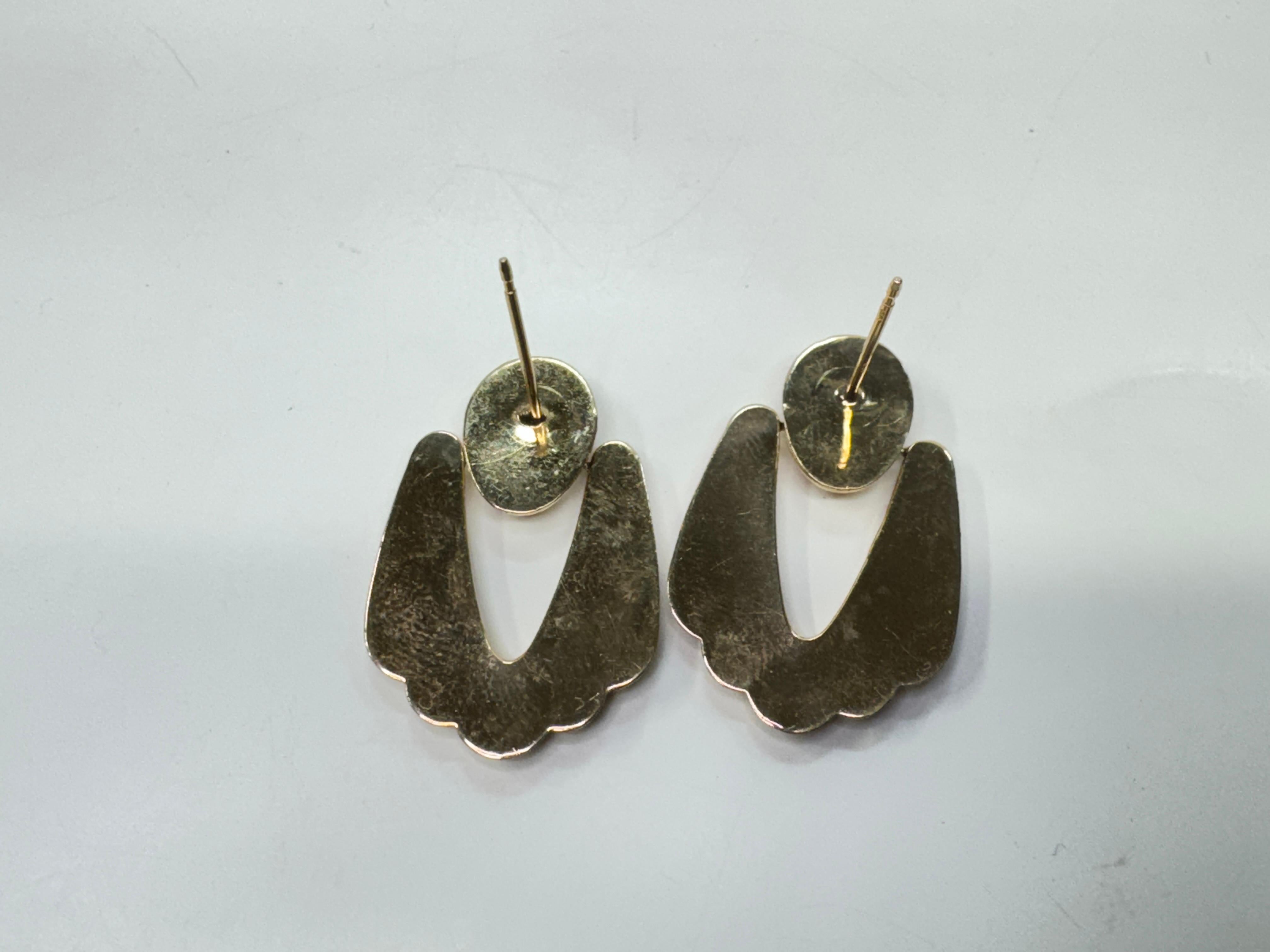 Yellow Gold Lightweight Scalloped Earrings For Sale 1