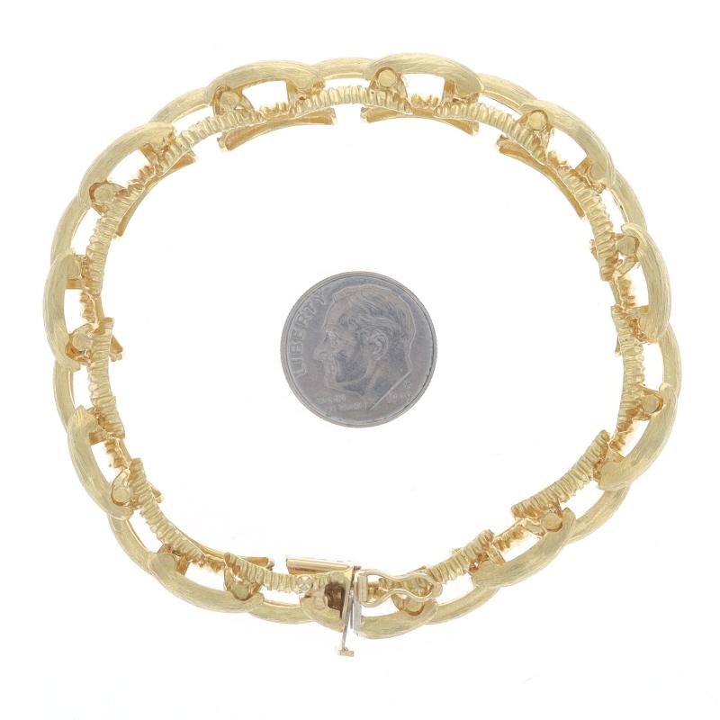 Bracelet à maillons en or jaune - 18k Brushed & Etched en vente 2