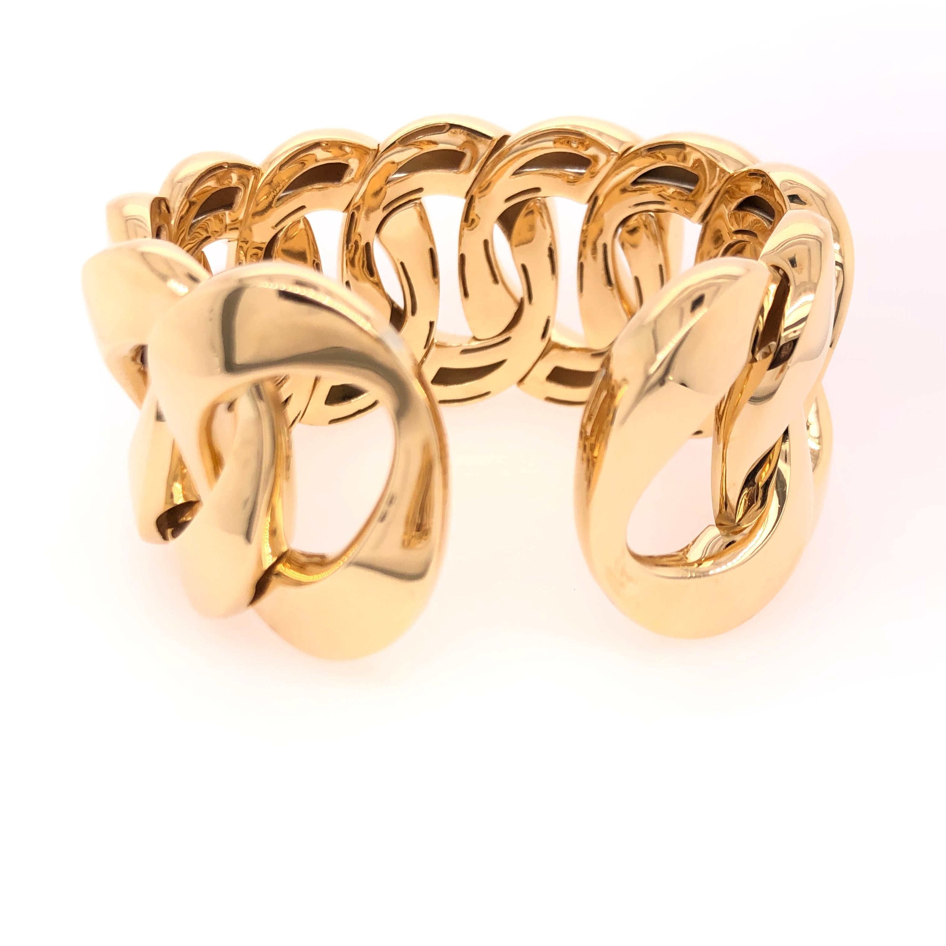 Yellow Gold Large Link Bracelet In New Condition In Dallas, TX