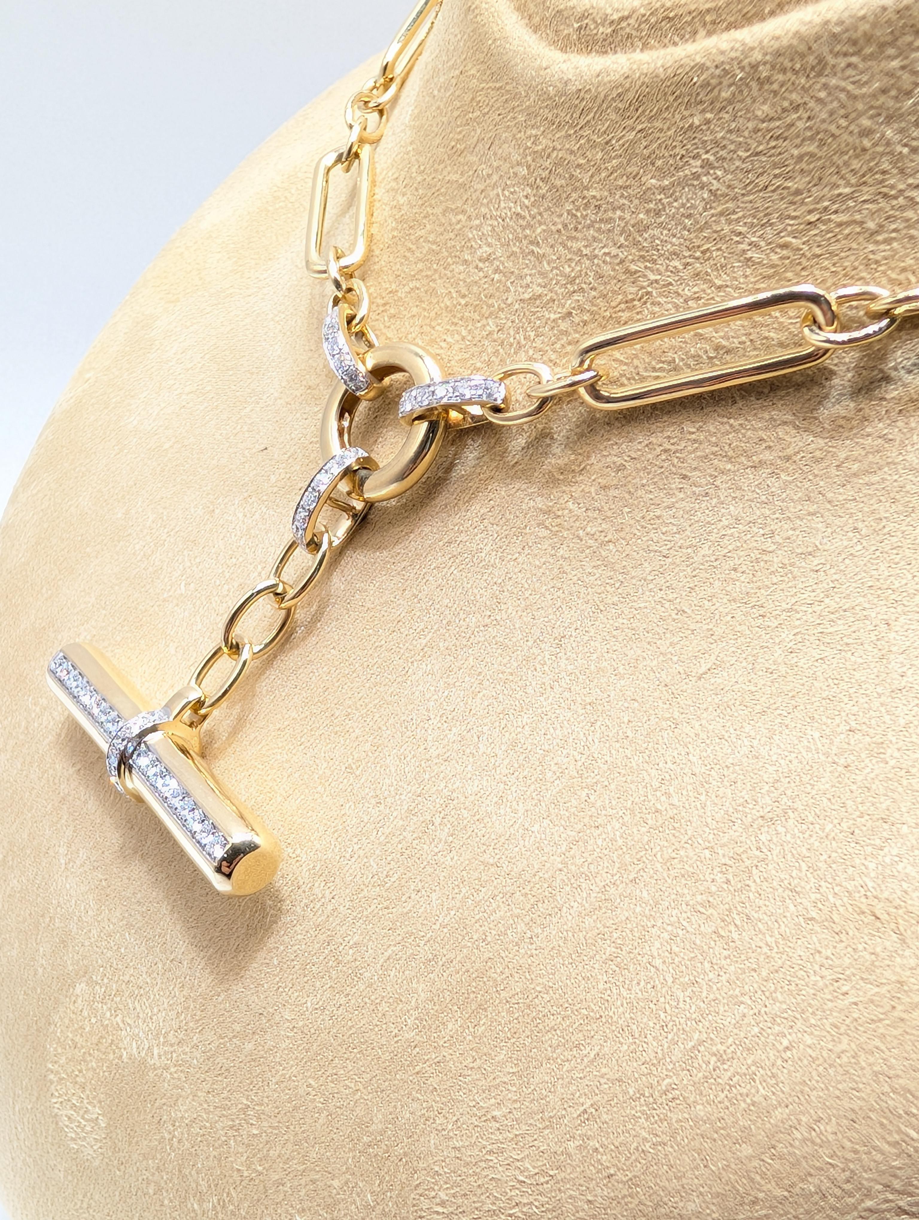 Yellow Gold Link Chain with Drop Pendant with Diamonds In New Condition For Sale In New York, US