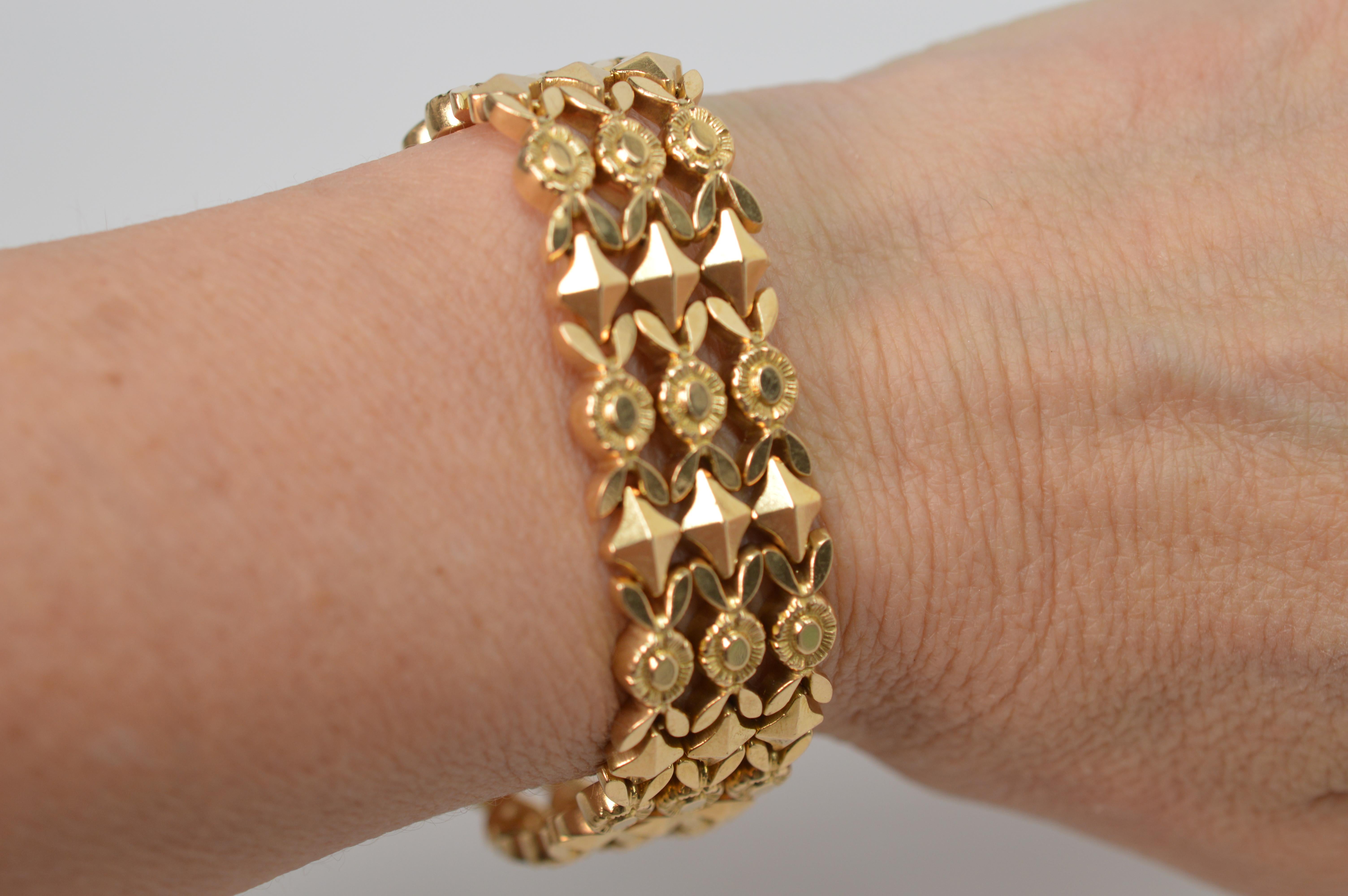 Yellow Gold Link Floral Medallion Pyramid Bracelet In Excellent Condition For Sale In Mount Kisco, NY