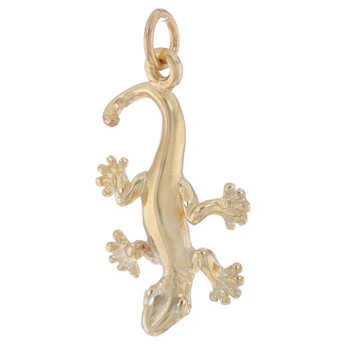 Yellow Gold Lizard Charm - 14k Reptile Pendant For Sale
