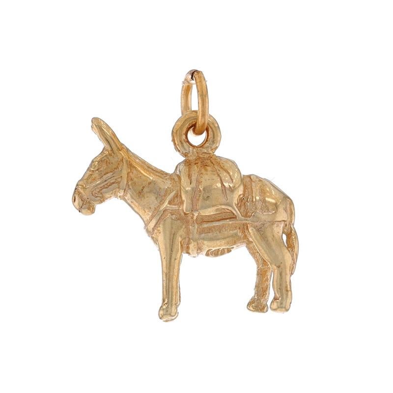 Metal Content: 14k Yellow Gold

Theme: Loaded Donkey, Burro

Measurements

Tall (from stationary bail): 5/8