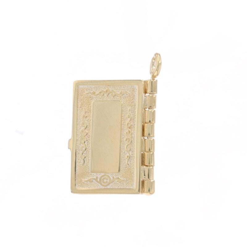Gelbgold Lord's Prayer Holy Bible Charme Holy Bible - 14k God's Word Faith Damen im Angebot