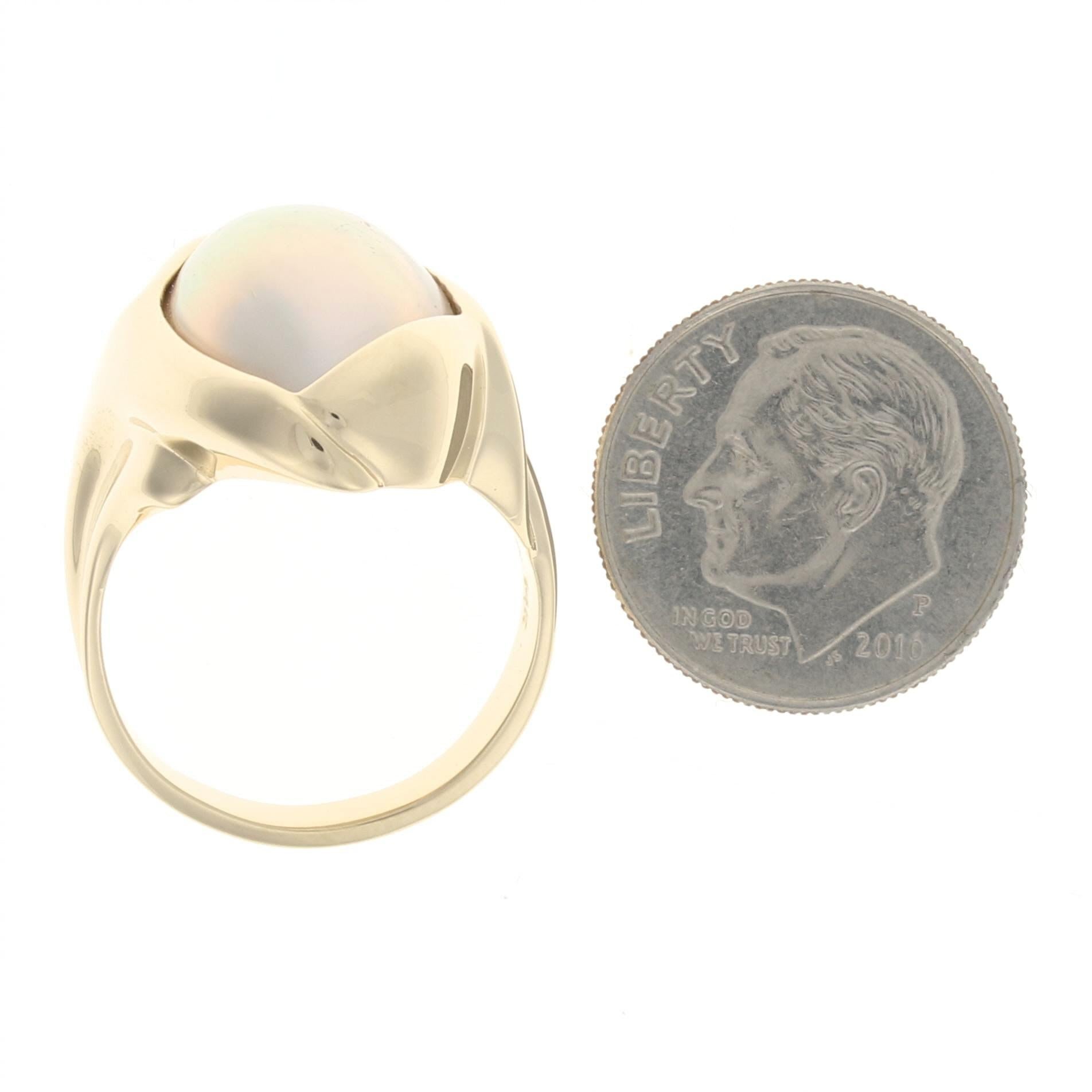 Yellow Gold Mabe Pearl Cocktail Solitaire Ring, 14 Karat Oval Bypass 1