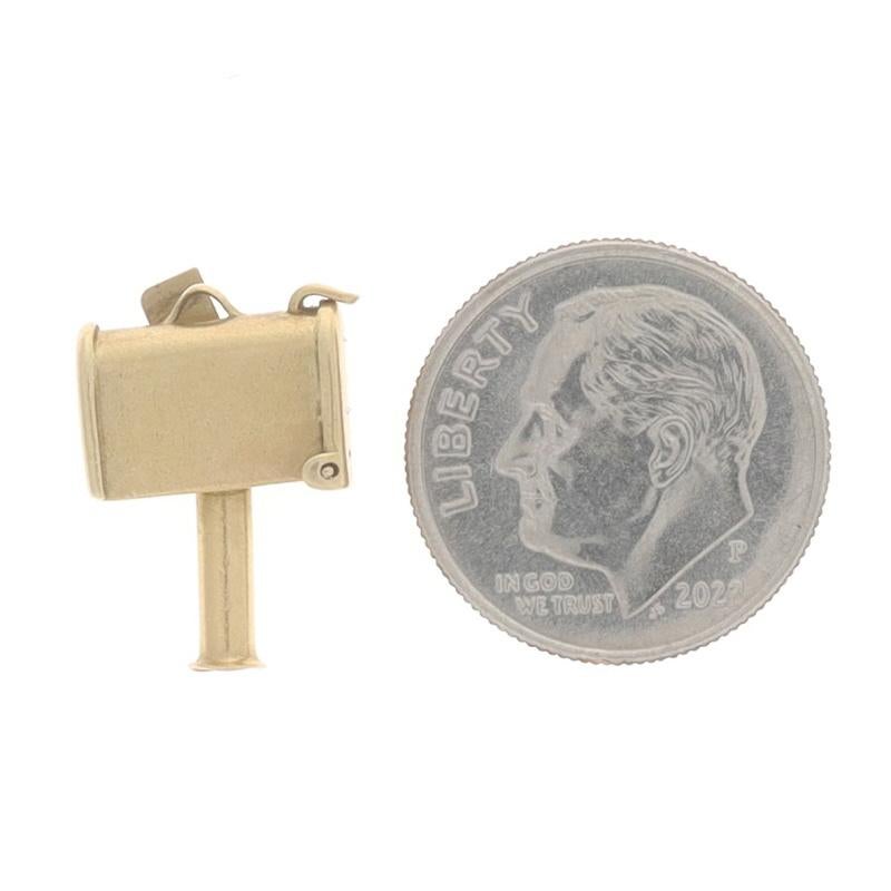 Yellow Gold Mailbox Charm - 14k Post Box Letter Correspondence Moves In Excellent Condition For Sale In Greensboro, NC