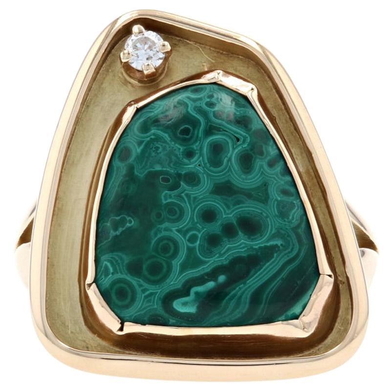 Yellow Gold Malachite and Diamond Ring, 14 Karat Cabochon Cut Women
s
