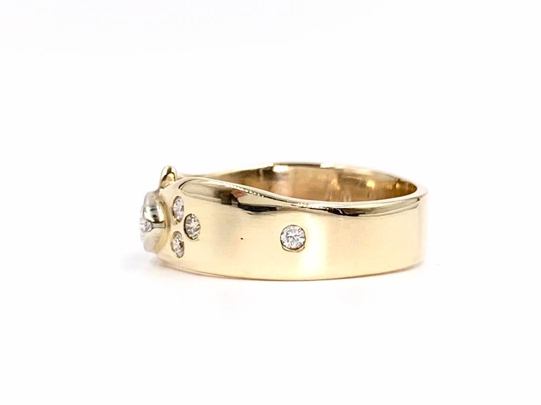 Yellow Gold Marquise and Round Diamond Curved Band Ring In Good Condition In Pikesville, MD