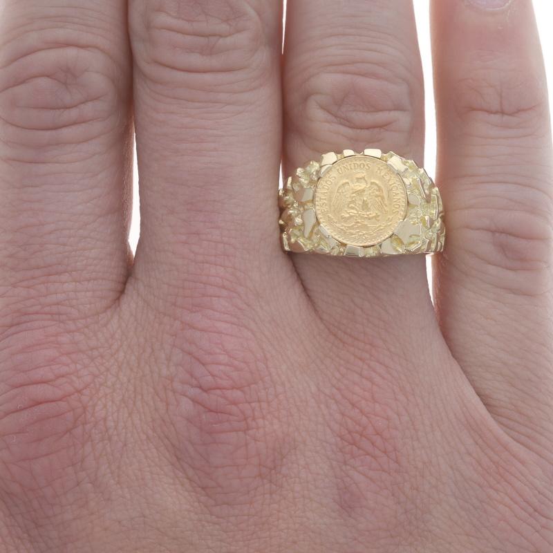 Yellow Gold Men's Authentic 1945 Dos Pesos Coin Ring -14k & 90% Fine Gold Mexico In Good Condition For Sale In Greensboro, NC