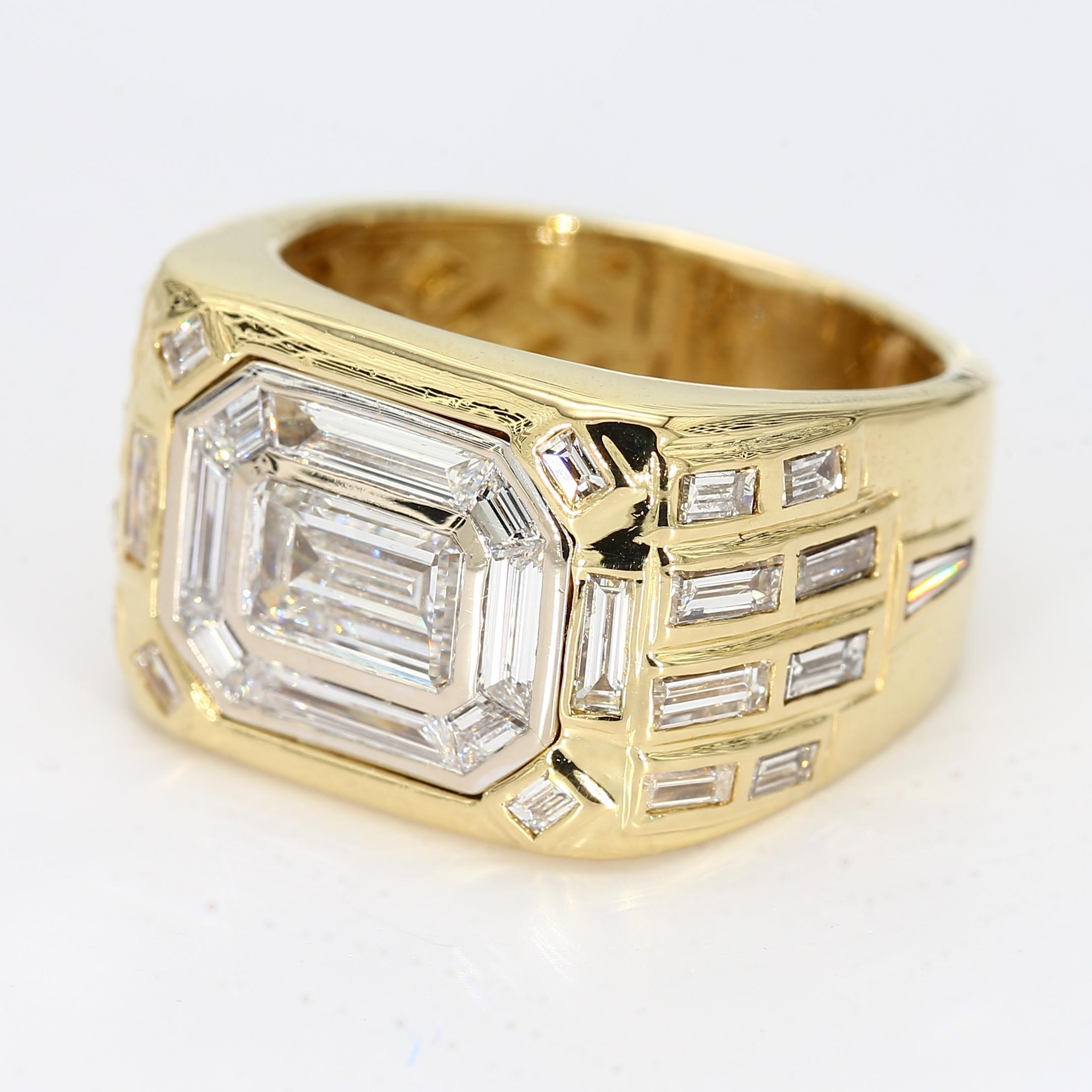 Taille émeraude Bague pour homme en or jaune avec diamants centraux sertis - Taille 9 en vente