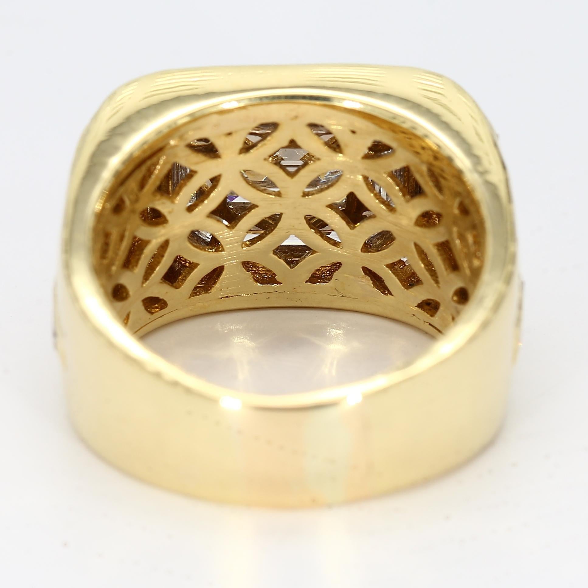 Bague pour homme en or jaune avec diamants centraux sertis - Taille 9 Bon �état - En vente à Scottsdale, AZ