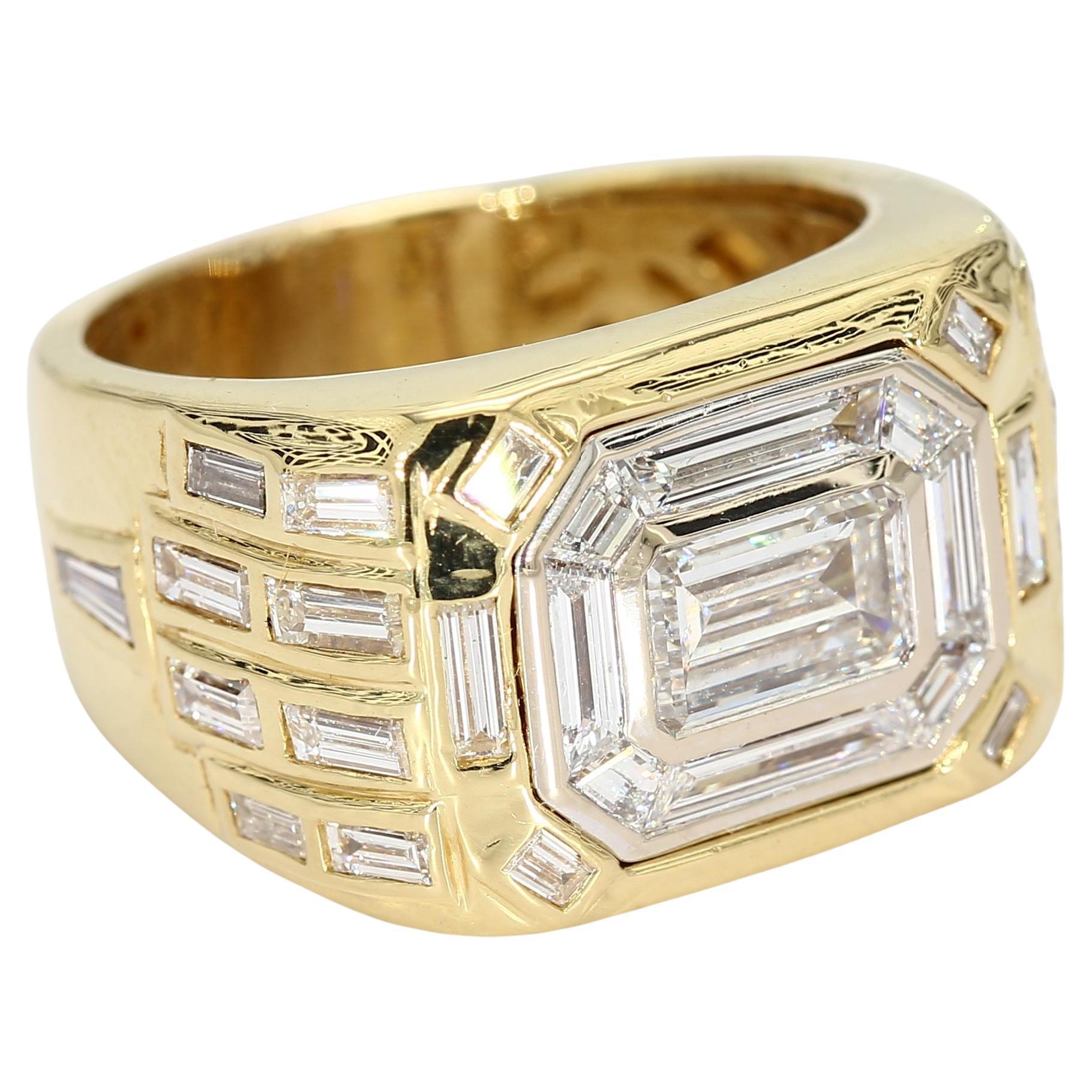 Yellow Gold Men
s Ring With Illusion Set Center Diamonds - Size 9