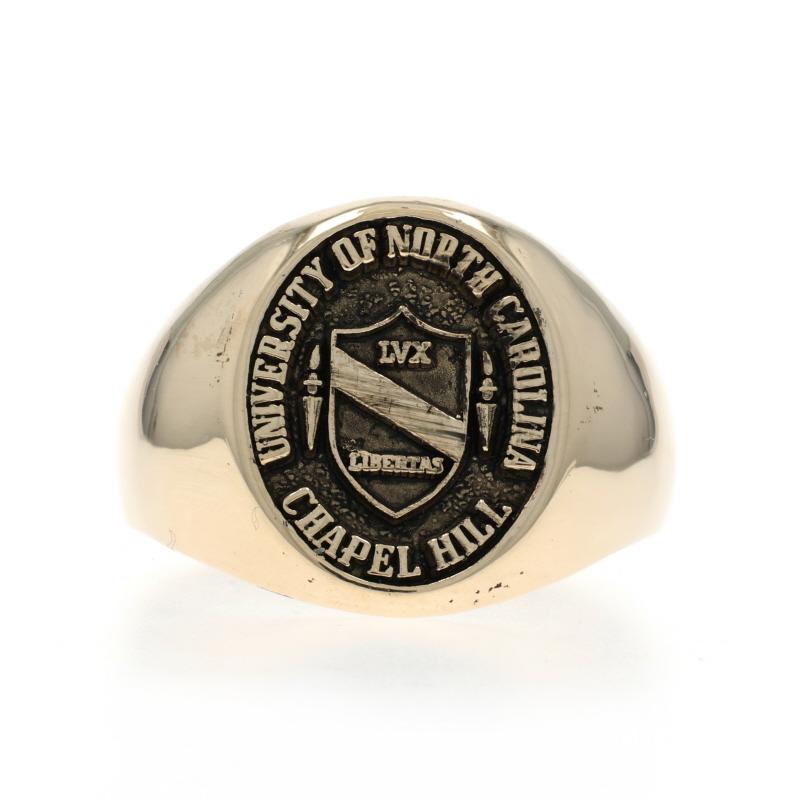 Anello di classe da uomo in oro giallo dell
Università del North Carolina Chapel Hill - Crest 14k in vendita
