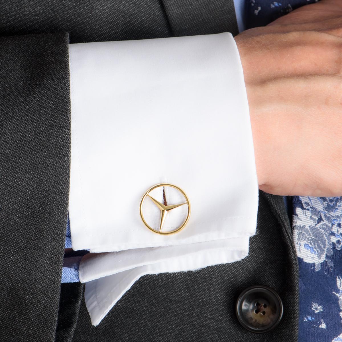 Gemelli con emblema Mercedes Benz in oro giallo In condizioni ottime a London, GB