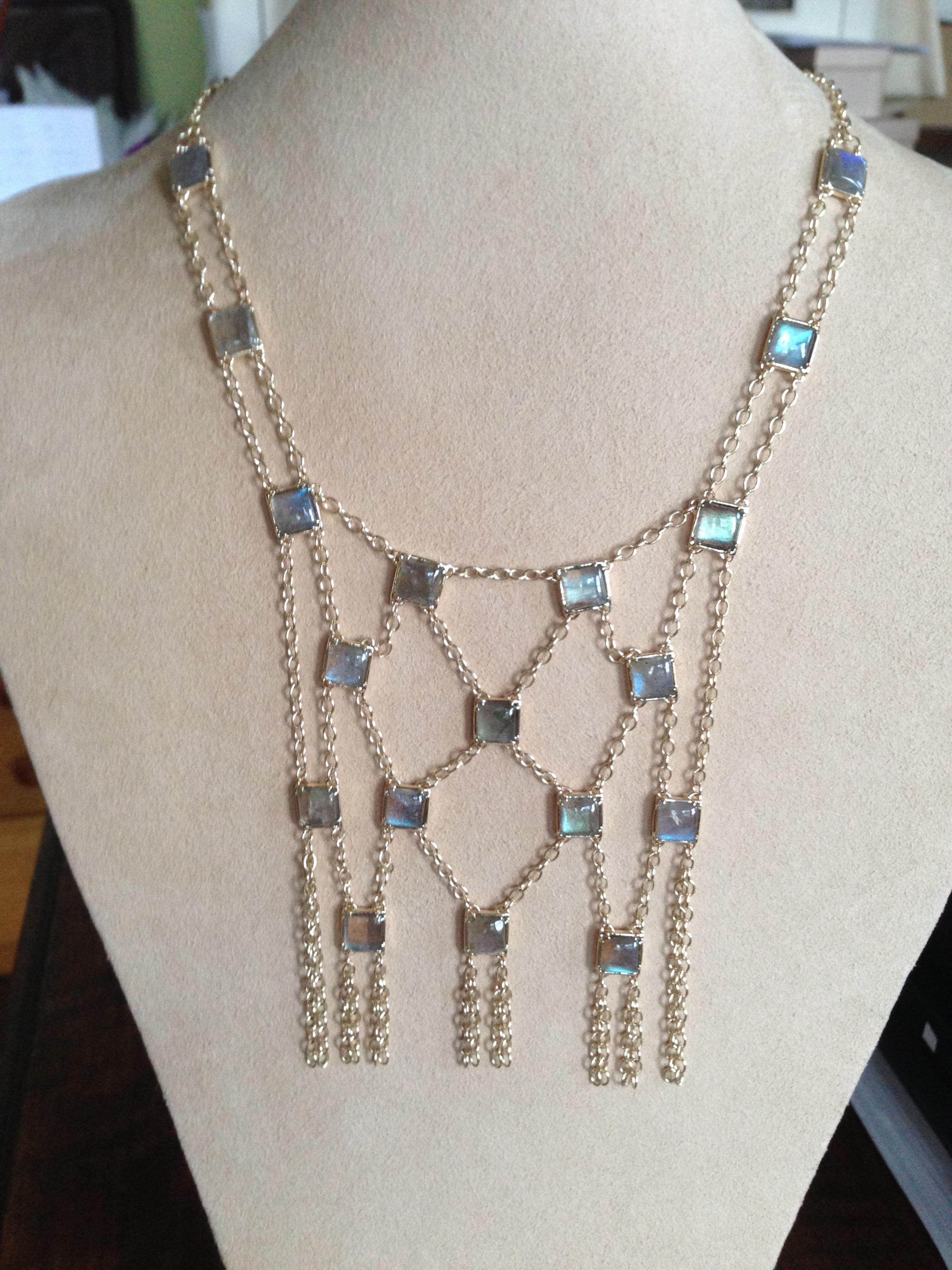 Yellow Gold Mesh Bib Necklace with Labradorite Square Cabochons In New Condition For Sale In Weehawken, NJ