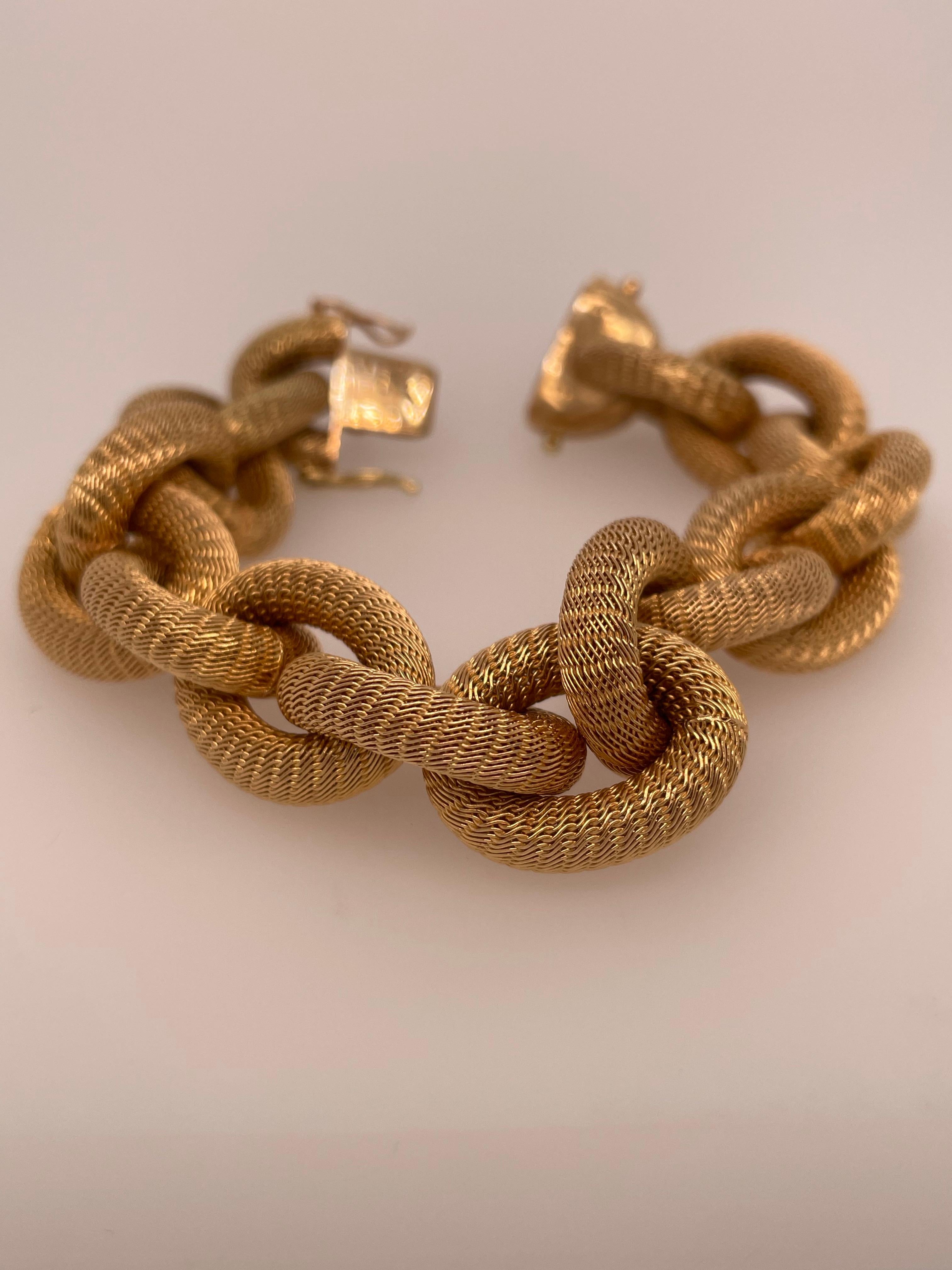 Modern Yellow Gold Mesh Link Bracelet For Sale