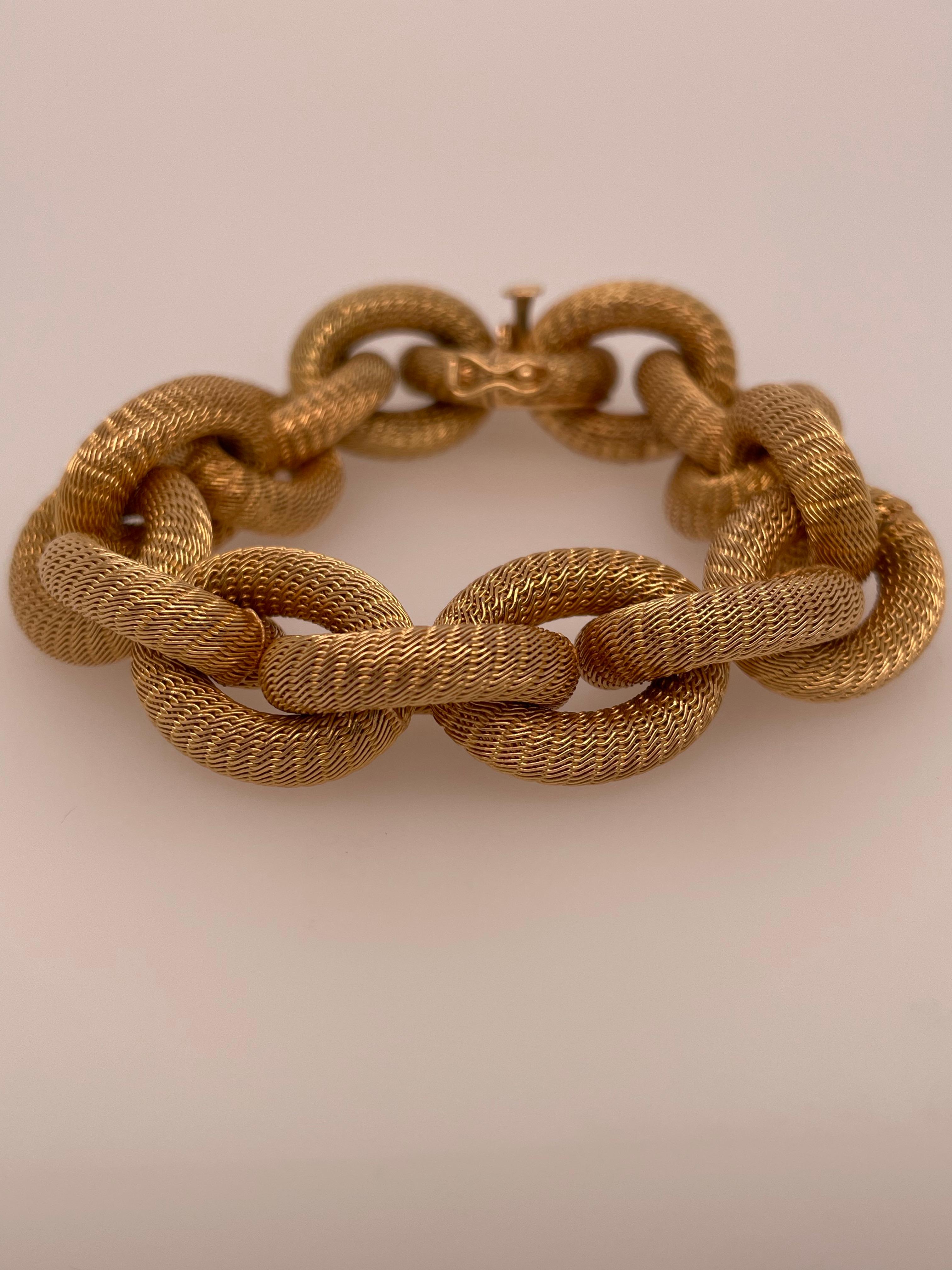 Yellow Gold Mesh Link Bracelet In Good Condition For Sale In Dallas, TX